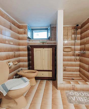 Διαμέρισμα η κουζίνα της γιαγιάς στη Σίφνο - Μπάνιο