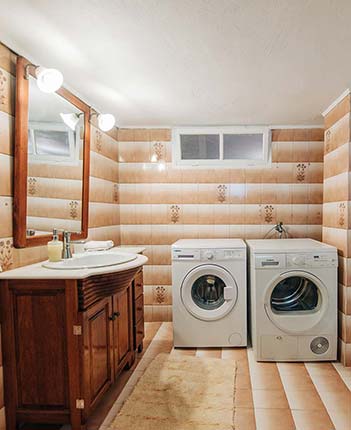 Διαμέρισμα η κουζίνα της γιαγιάς στη Σίφνο - Μπάνιο