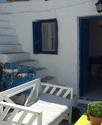 Η αυλή του διαμερίσματος Κελάρι