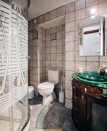 Το μπάνιο στο διαμέρισμα Σάλα